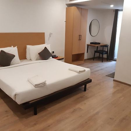 Отель Alana Townhouse Виджаявада Экстерьер фото