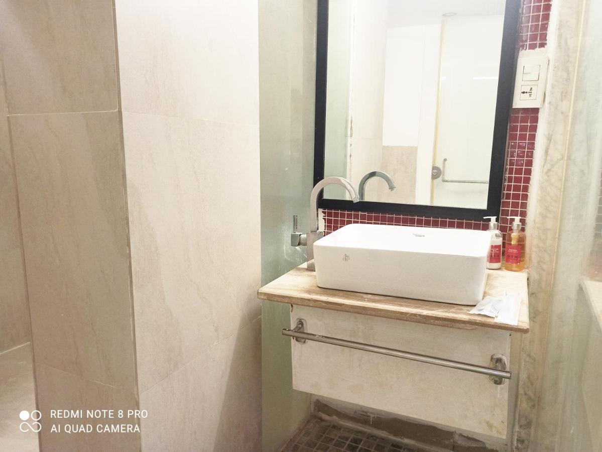 Отель Alana Townhouse Виджаявада Экстерьер фото