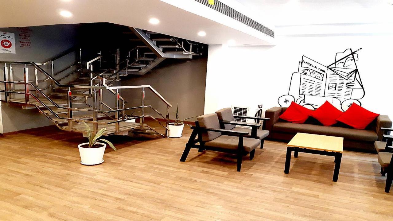 Отель Alana Townhouse Виджаявада Экстерьер фото
